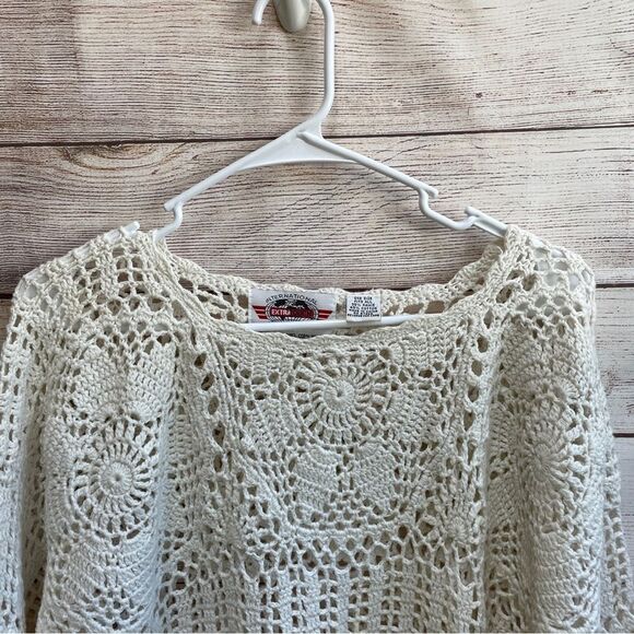 VINTAGE INTERNATIONAL SPORTSWEAR CROCHETED FRINGE SWEATER‎ IN CREAM - Picture 9 of 10